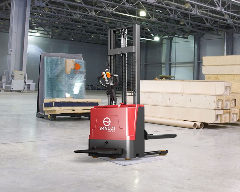 泰國(guó)客戶先選站駕式全電動(dòng)堆高車PSP